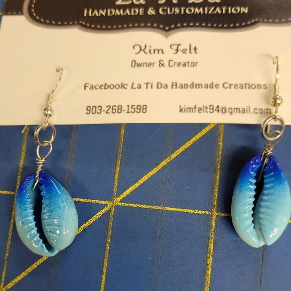 Blue Ombre Shell 1" x 05"Earrings - Picture 1 of 2